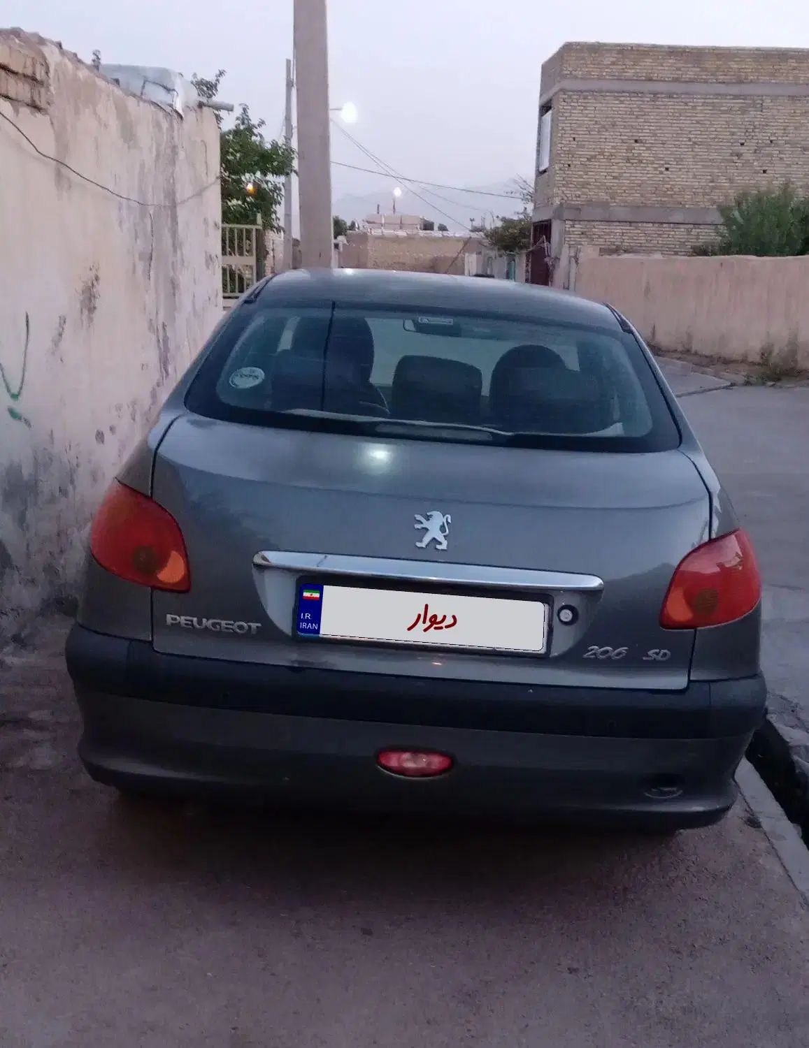 پژو ۲۰۶ صندوق دار v8 - 1393