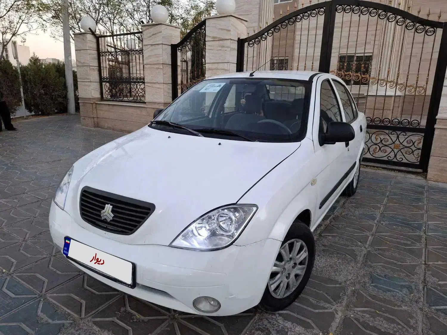 تیبا صندوق دار SX - 1393