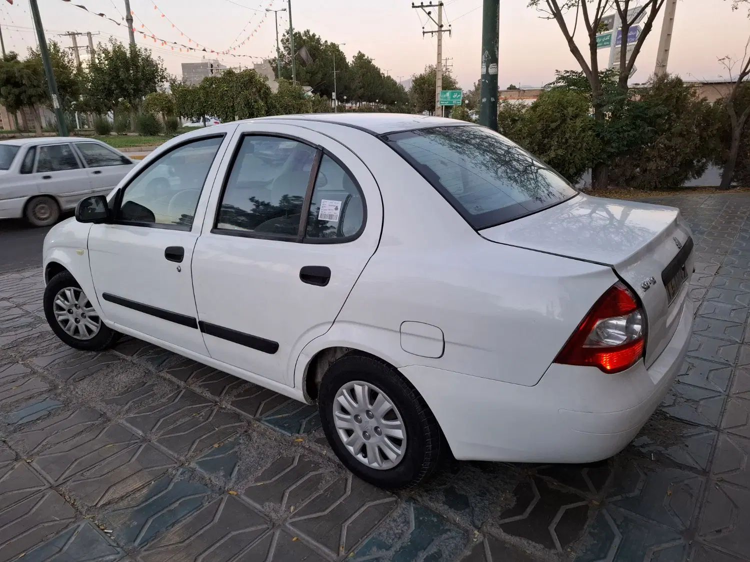 تیبا صندوق دار SX - 1393