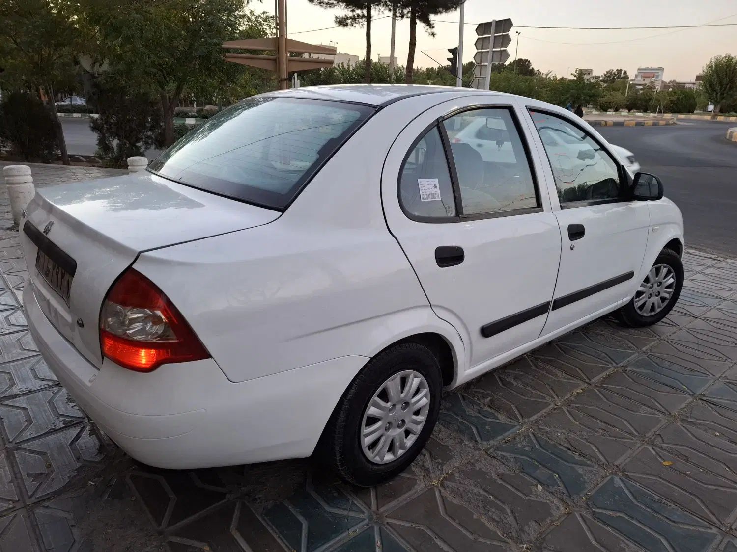 تیبا صندوق دار SX - 1393