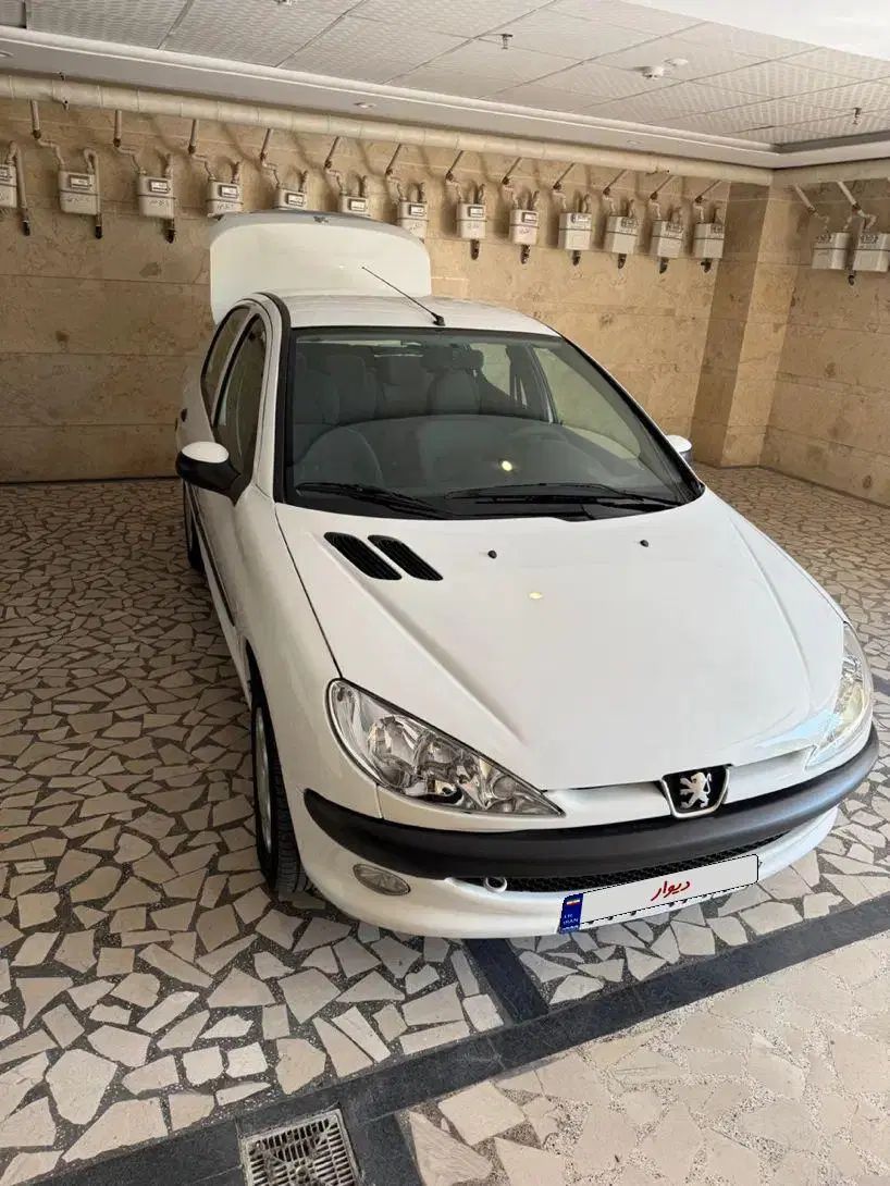 پژو ۲۰۶ صندوق دار v8 - 1398