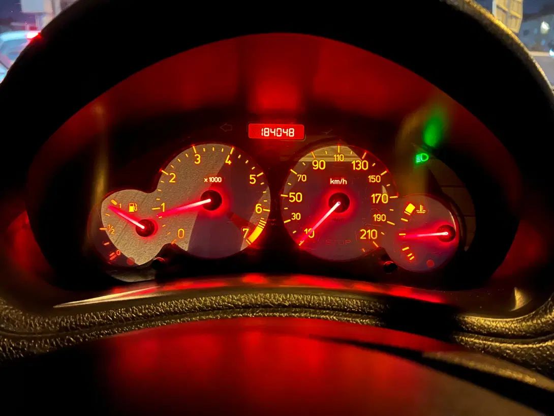 پژو ۲۰۶ صندوق دار v8 - 1394