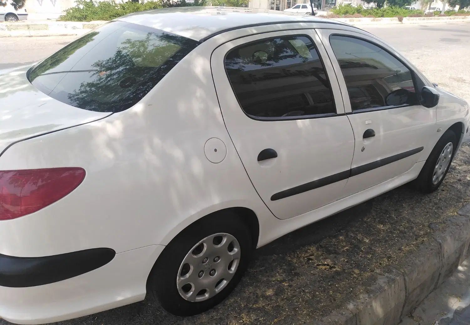 پژو ۲۰۶ صندوق دار v8 - 1393