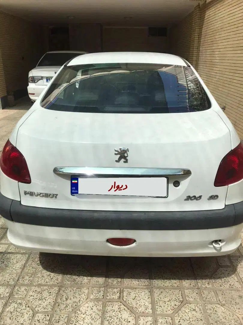 پژو ۲۰۶ صندوق دار v8 - 1398