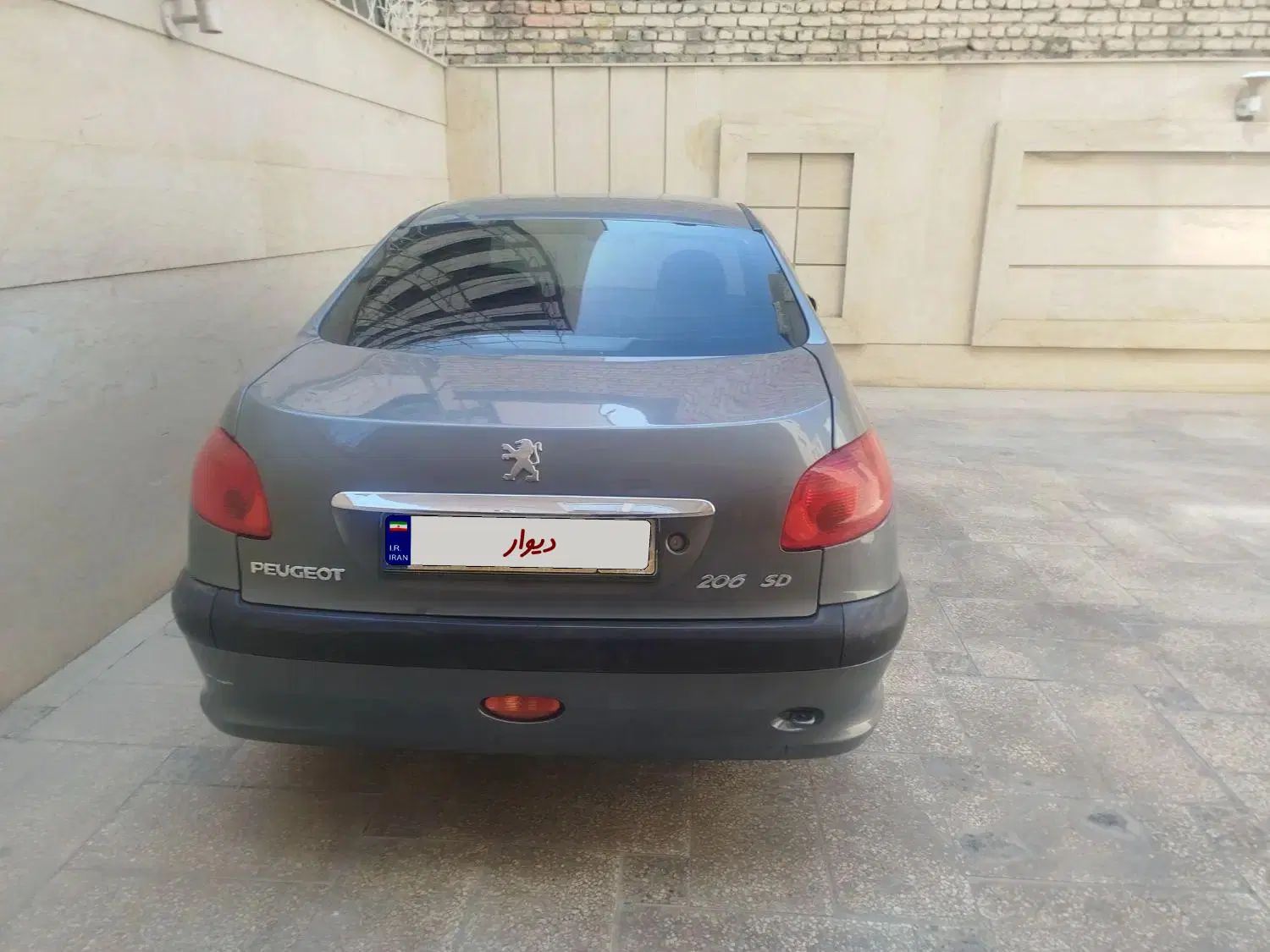 پژو ۲۰۶ صندوق دار v8 - 1395