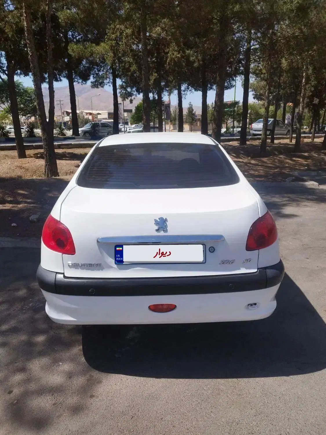 پژو ۲۰۶ صندوق دار v8 - 1393