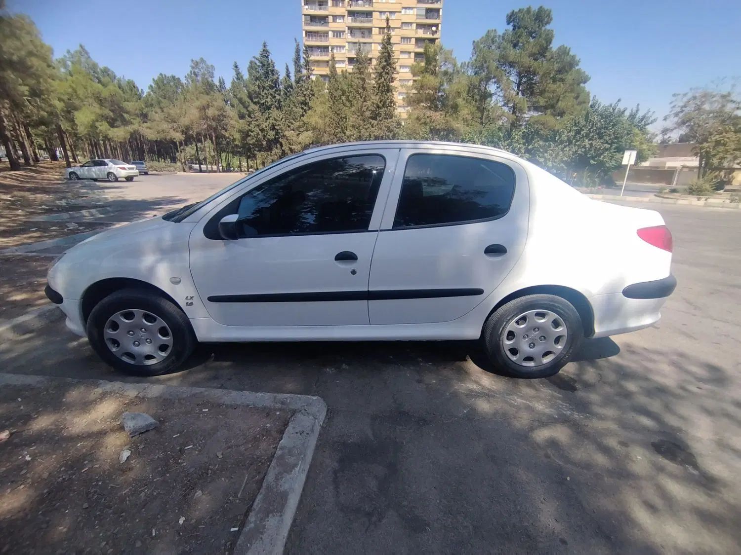 پژو ۲۰۶ صندوق دار v8 - 1393