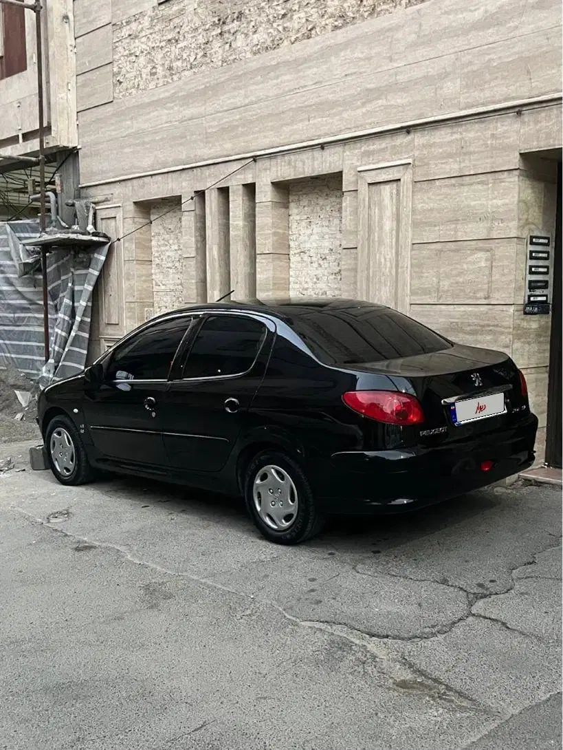 پژو ۲۰۶ صندوق دار v8 - 1394