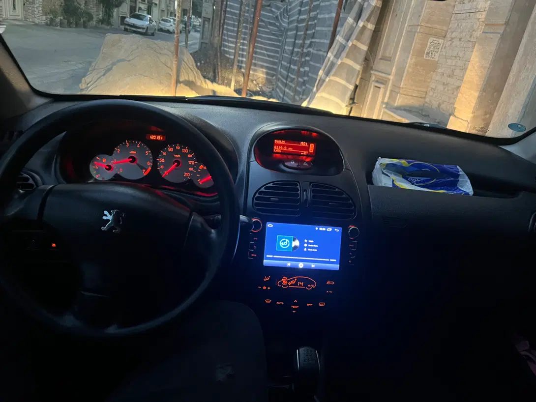 پژو ۲۰۶ صندوق دار v8 - 1394