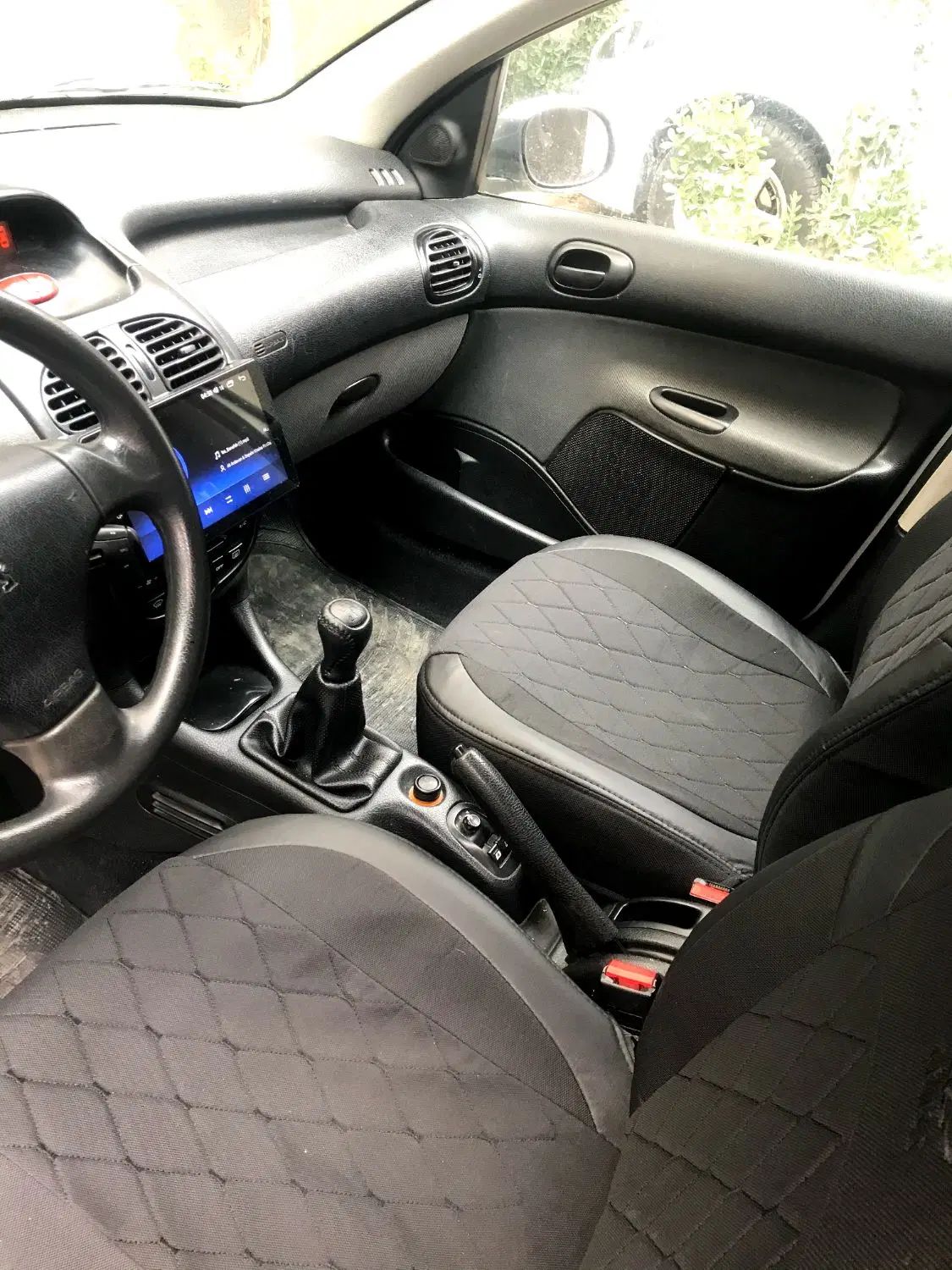 پژو ۲۰۶ صندوق دار v8 - 1397
