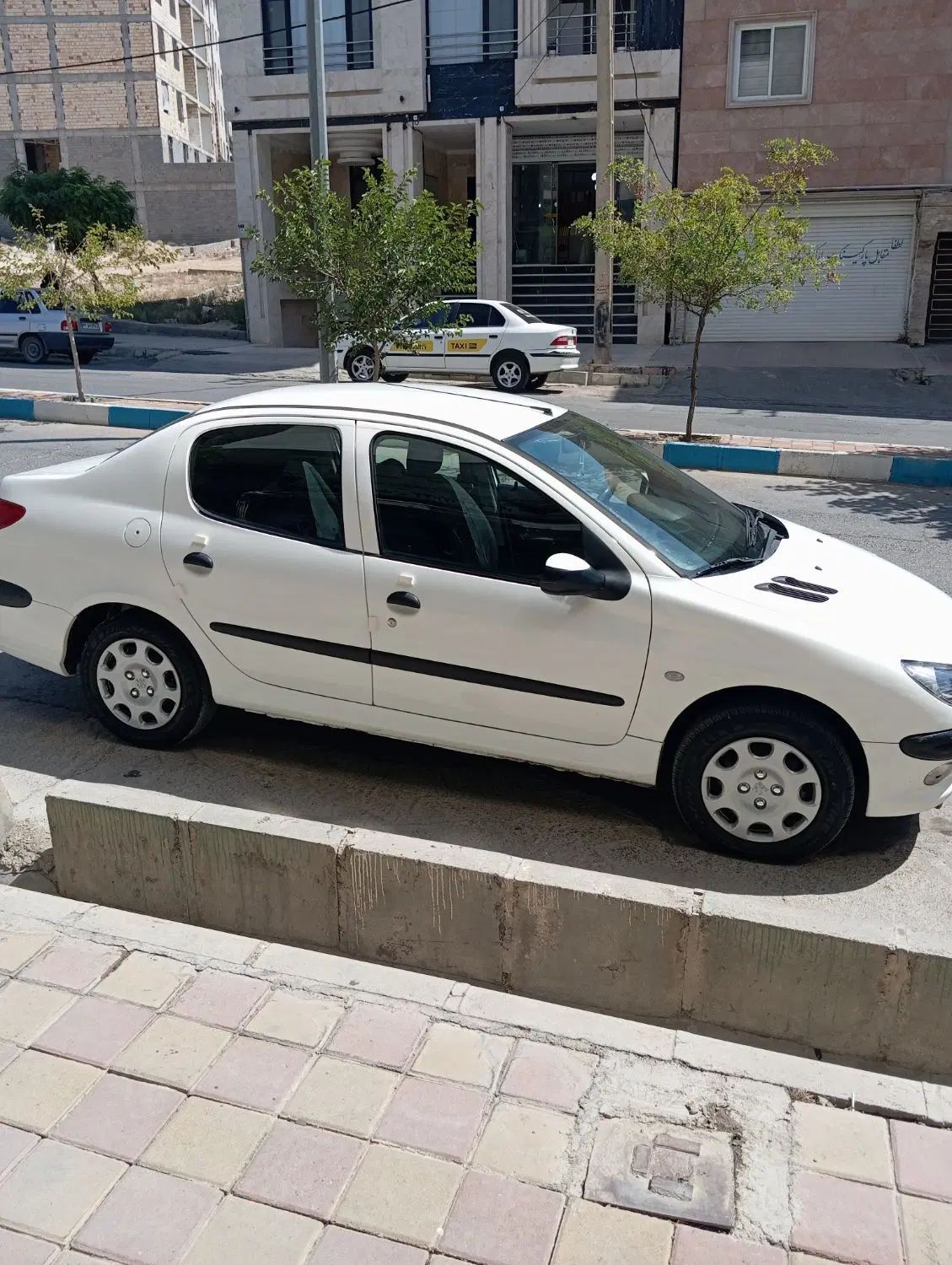 پژو ۲۰۶ صندوق دار v8 - 1393