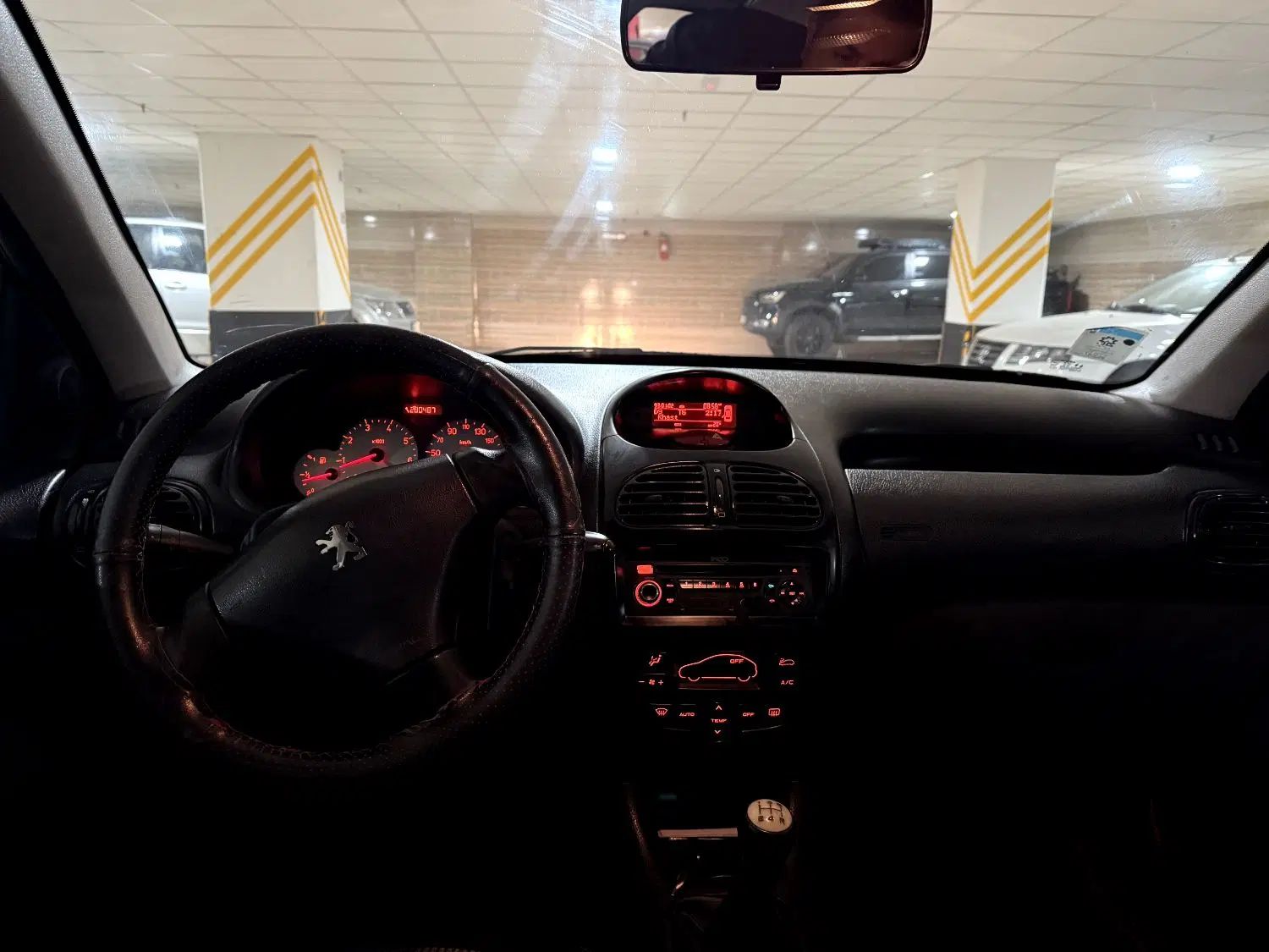 پژو ۲۰۶ صندوق دار v8 - 1393