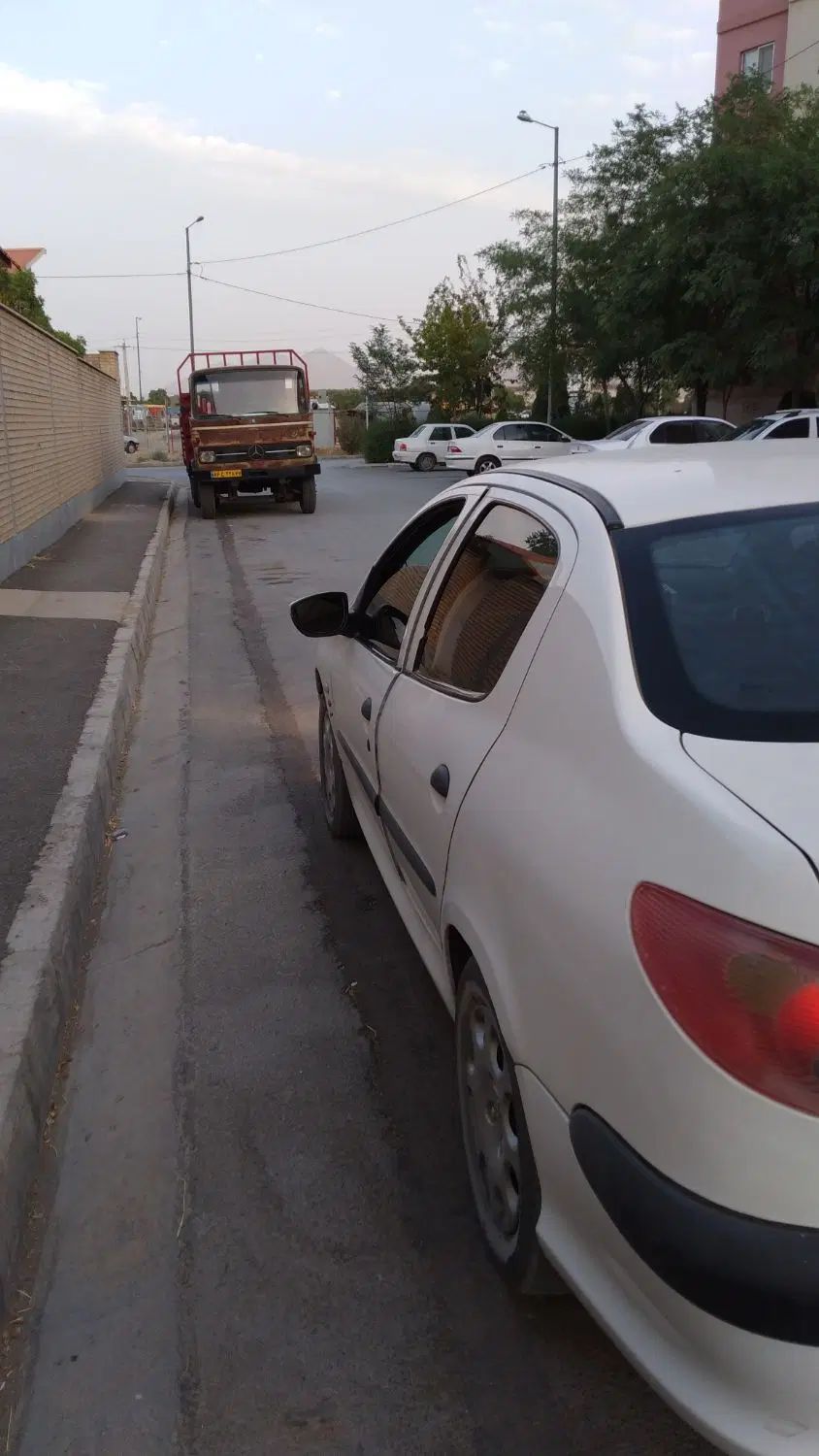 پژو ۲۰۶ صندوق دار v8 - 1388