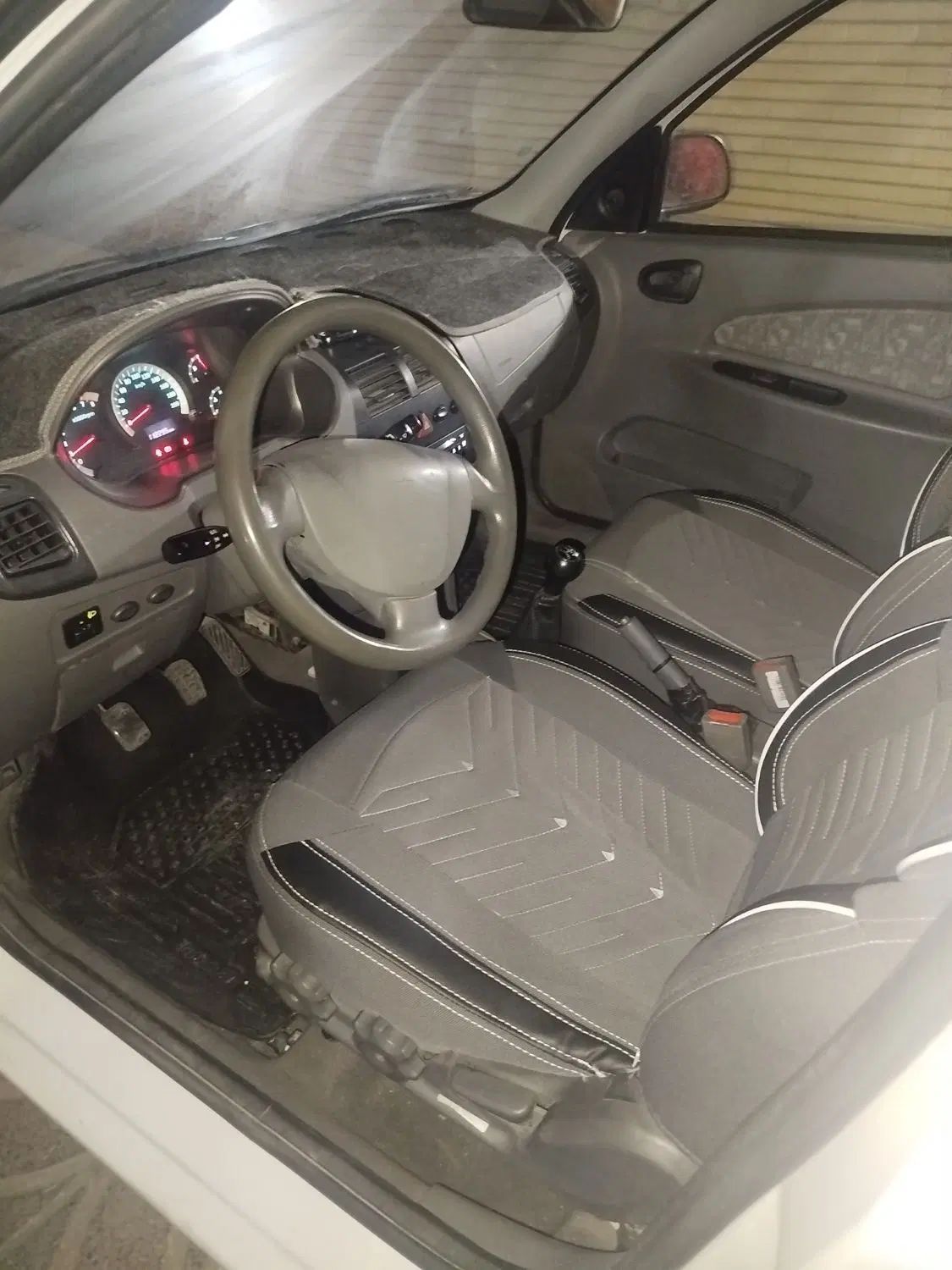 تیبا صندوق دار LX - 1394