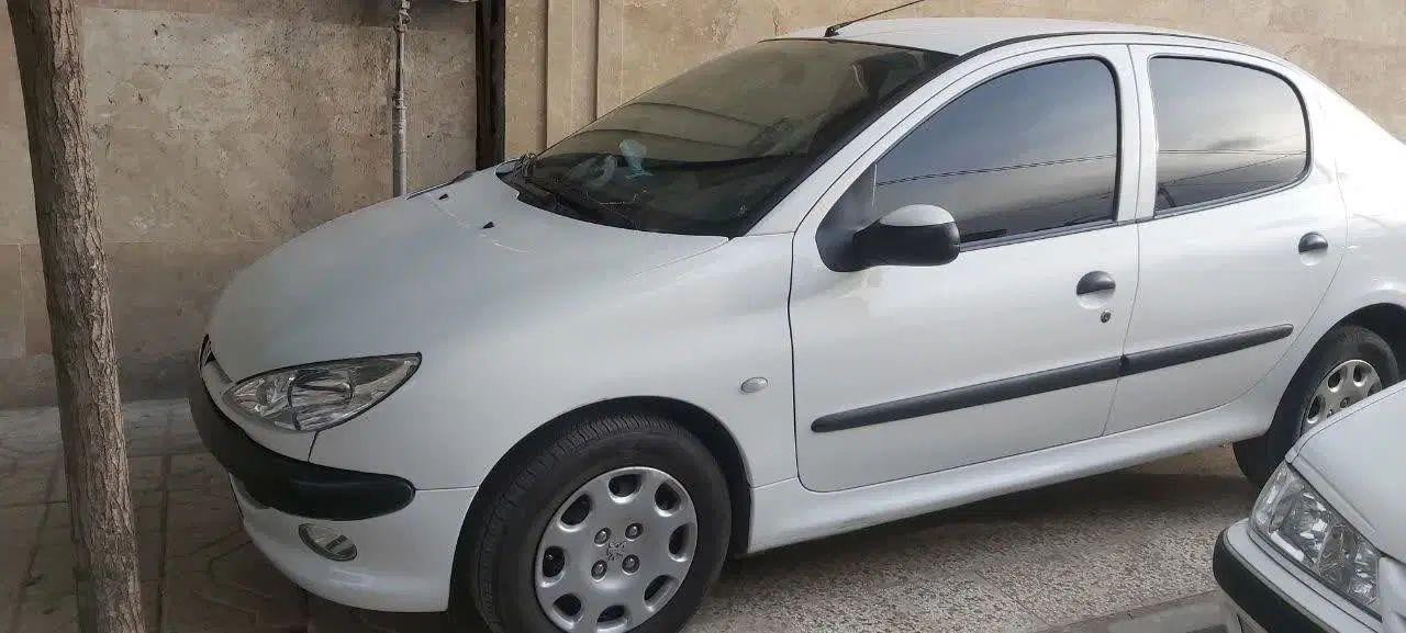 پژو ۲۰۶ صندوق دار v8 - 1396