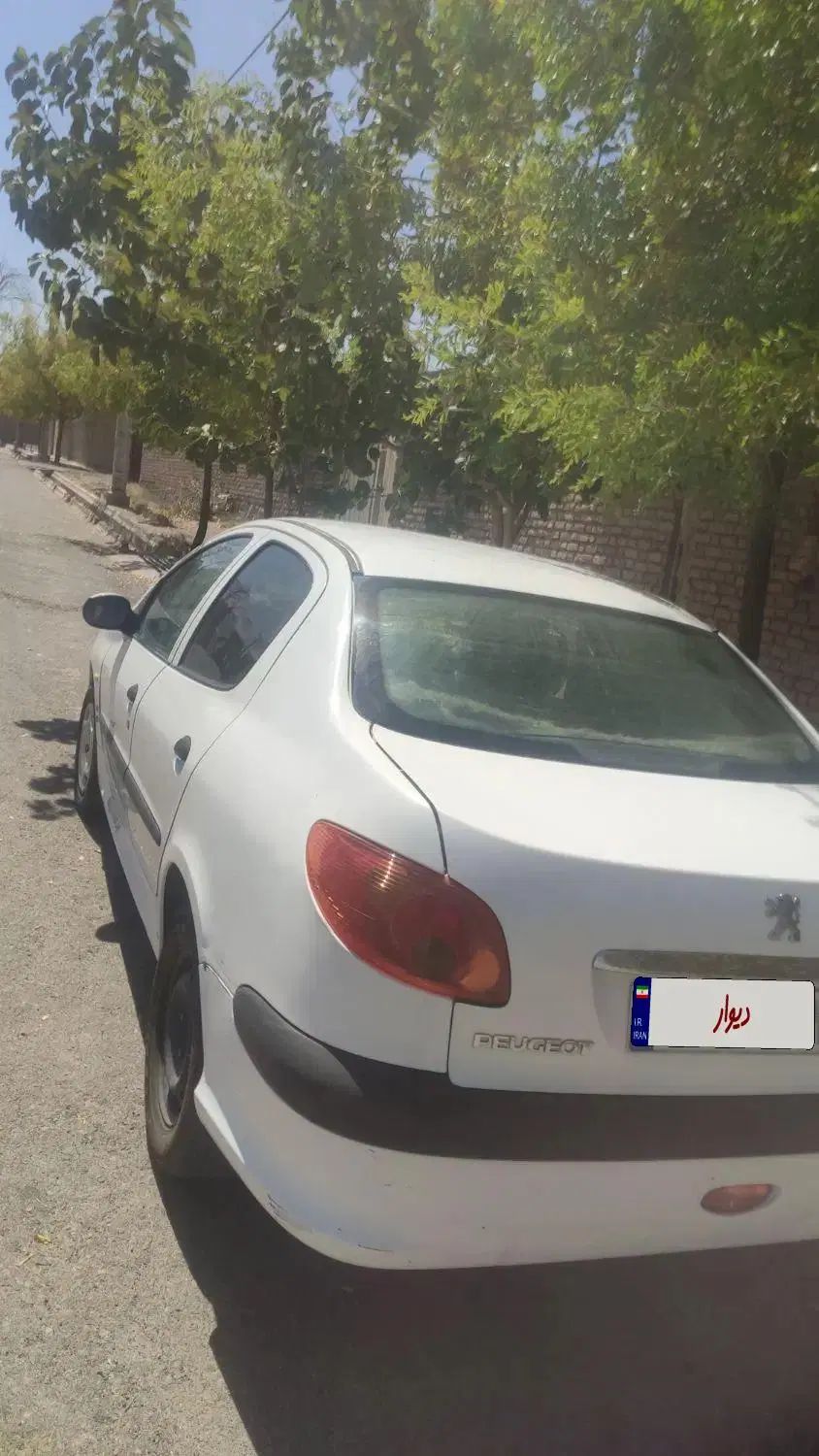 پژو ۲۰۶ صندوق دار v8 - 1393