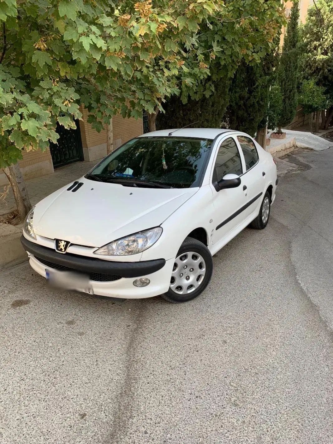 پژو ۲۰۶ صندوق دار v8 - 1396