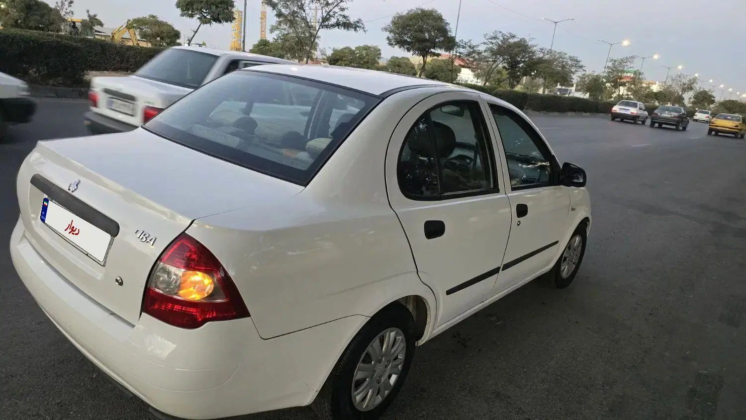تیبا صندوق دار SX - 1400