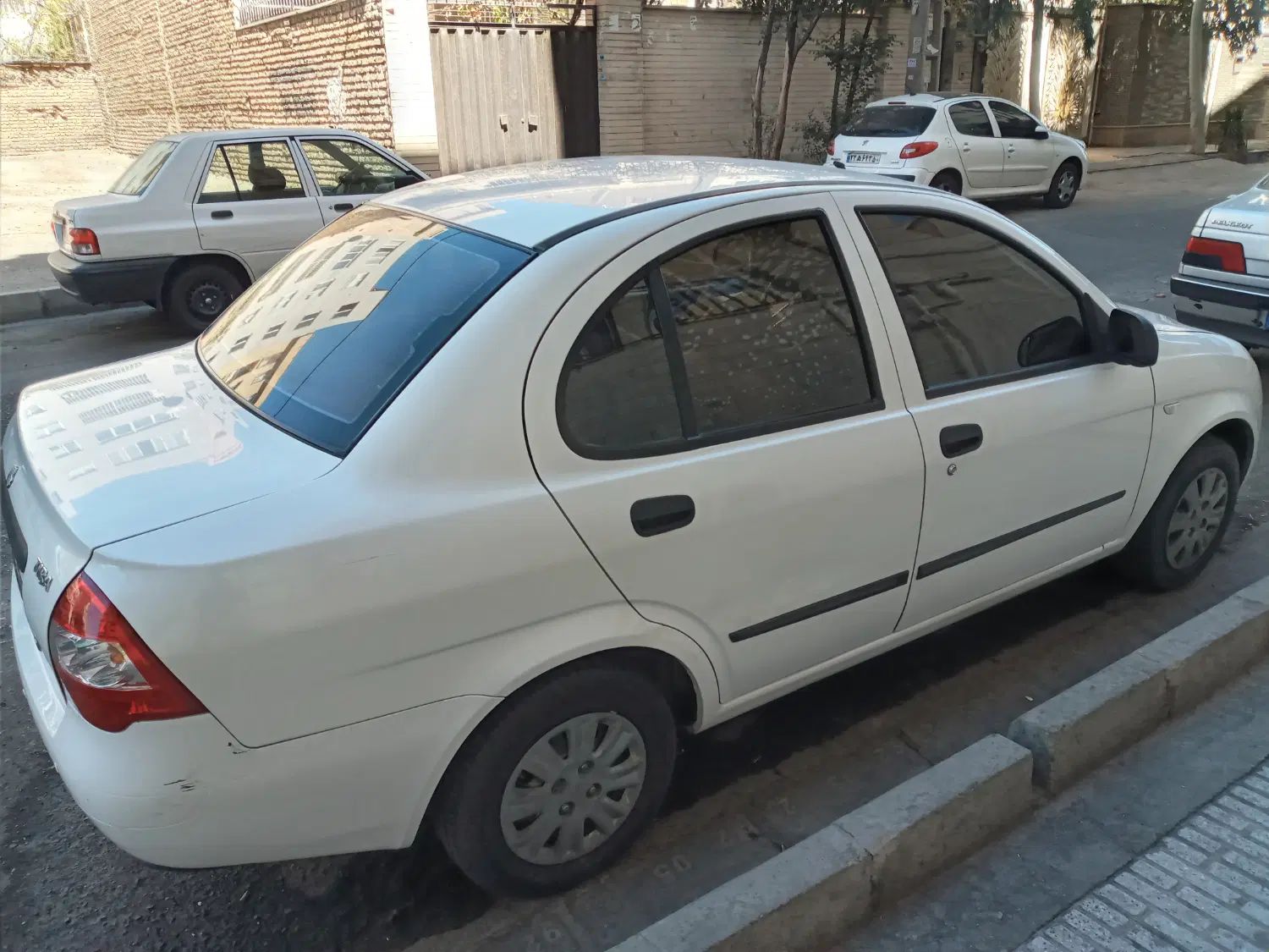 تیبا صندوق دار SX - 1398