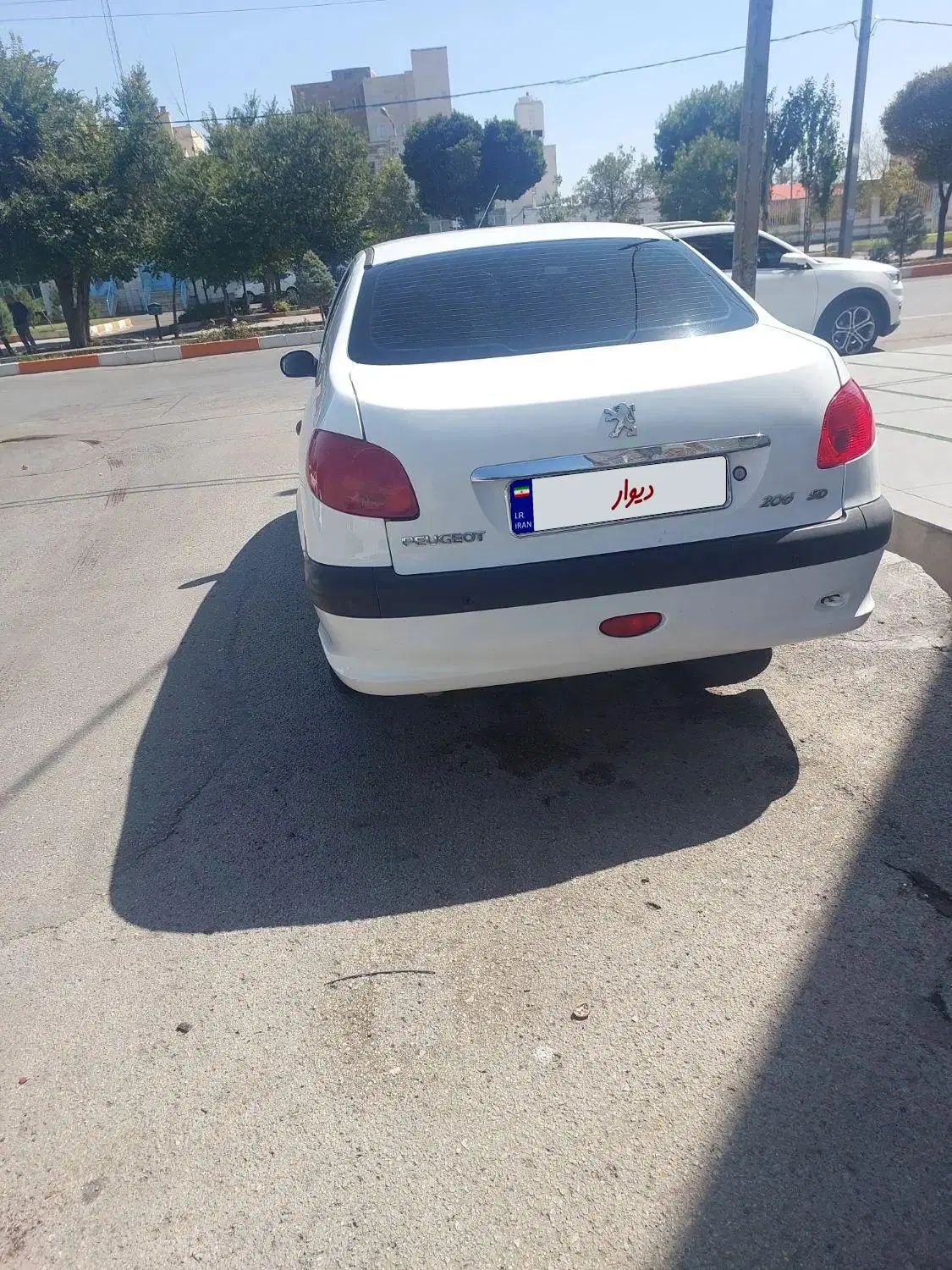پژو ۲۰۶ صندوق دار v8 - 1394