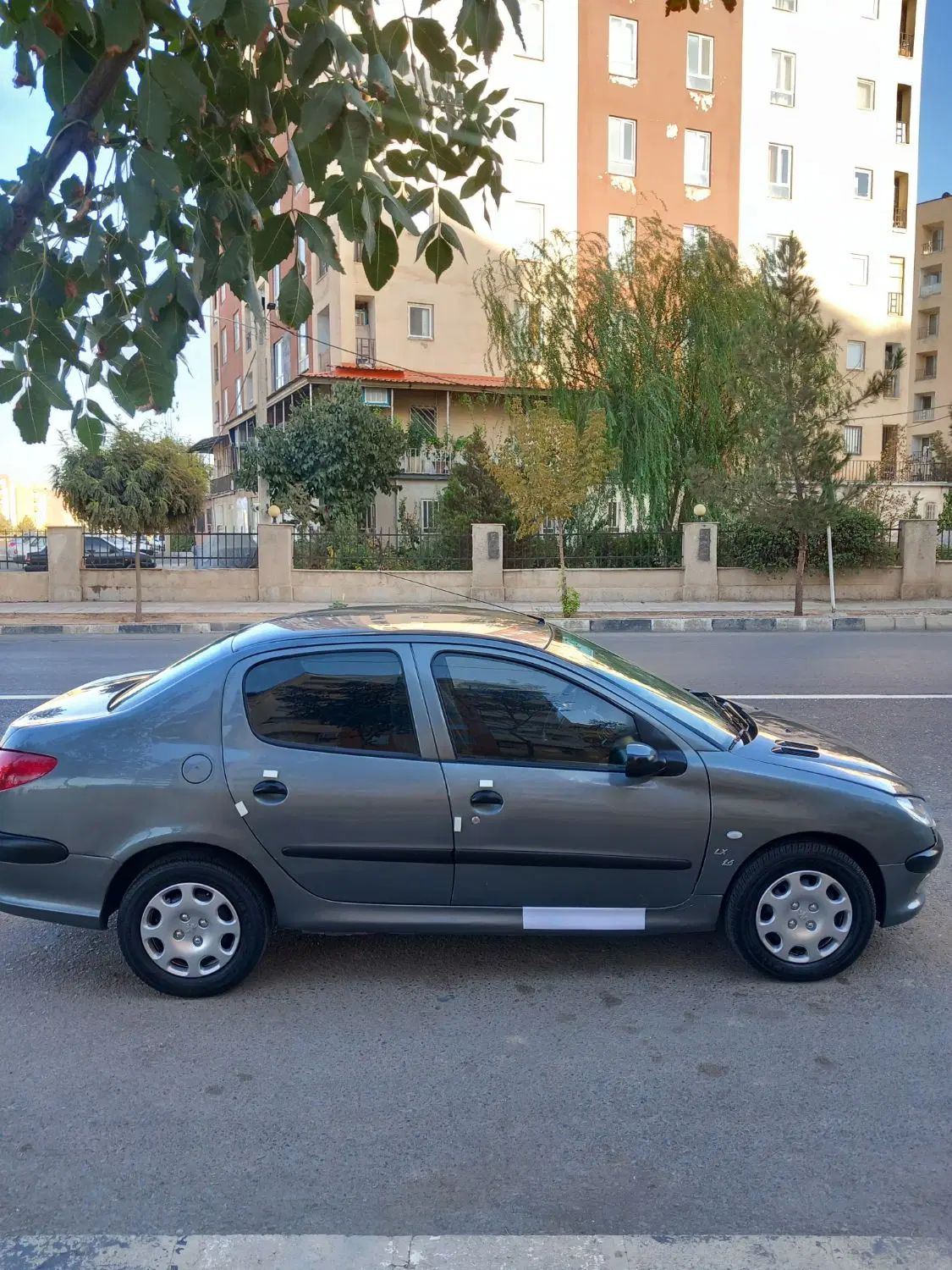 پژو ۲۰۶ صندوق دار v8 - 1389