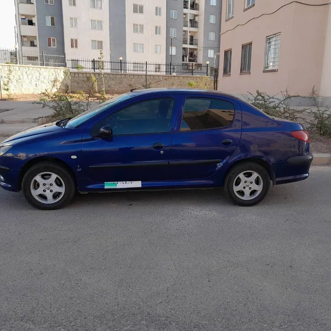 پژو ۲۰۶ صندوق دار v8 - 1391