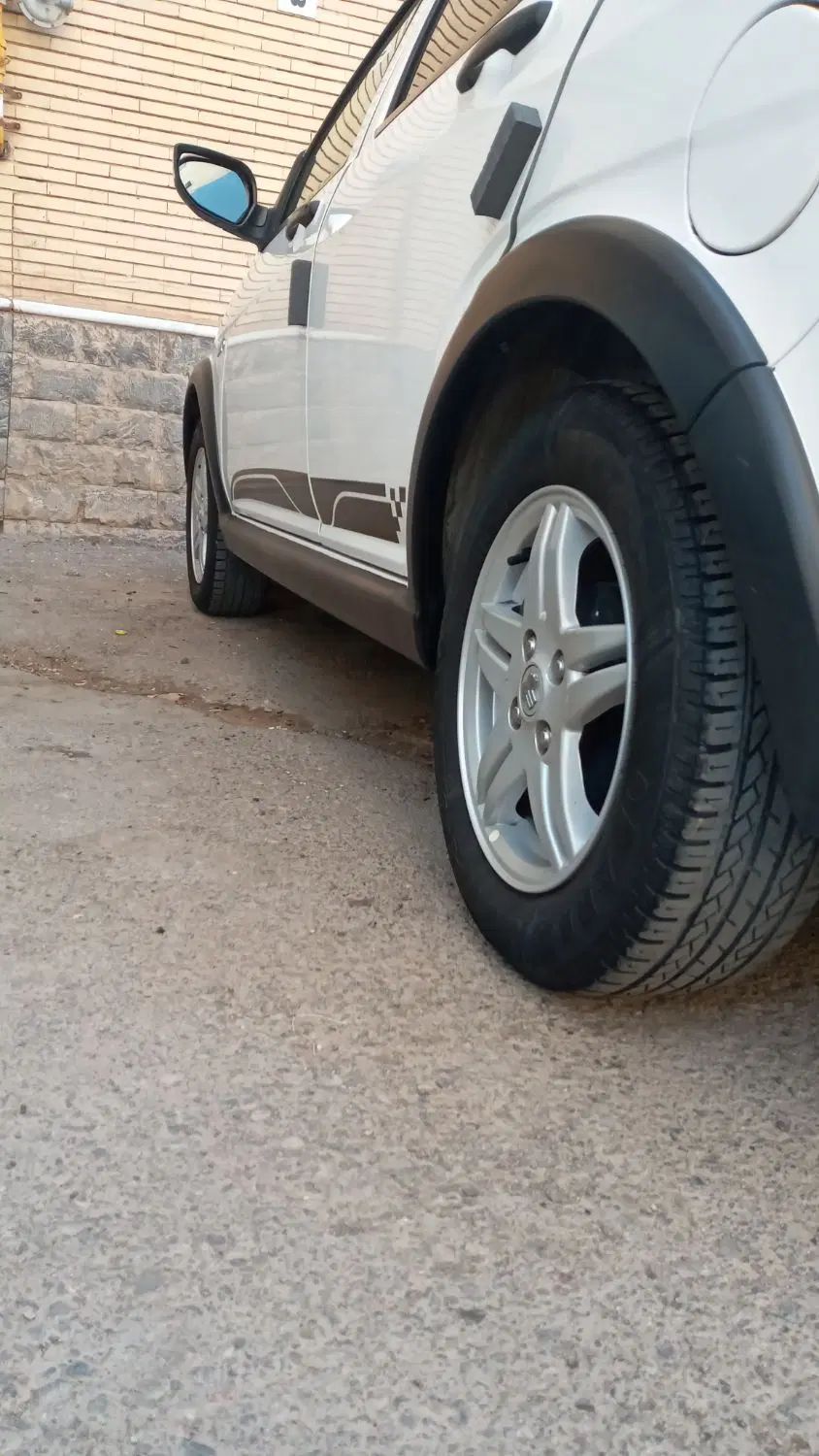 کوییک R دنده‌ای - 1403