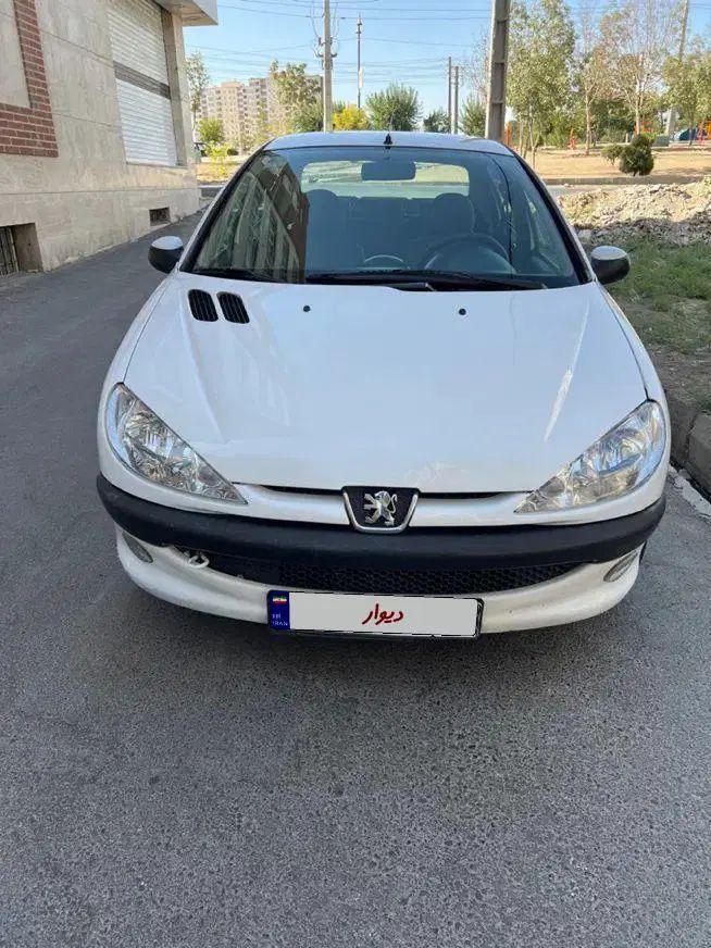 پژو ۲۰۶ صندوق دار v8 - 1393