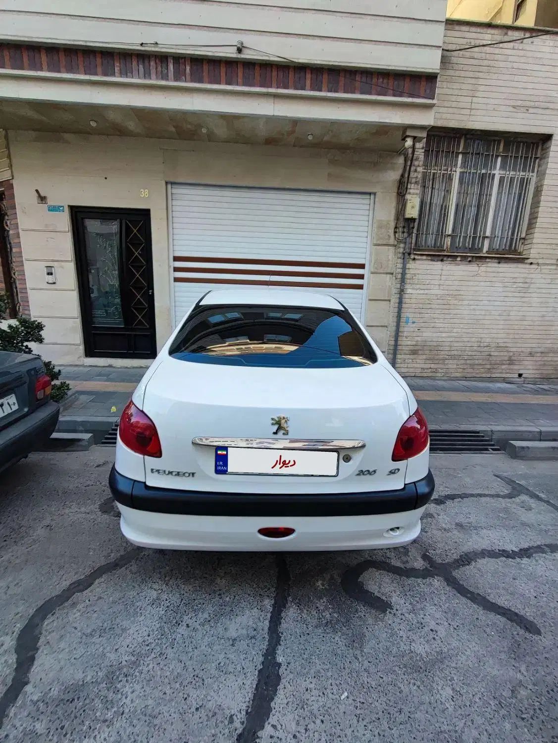 پژو ۲۰۶ صندوق دار v8 - 1390