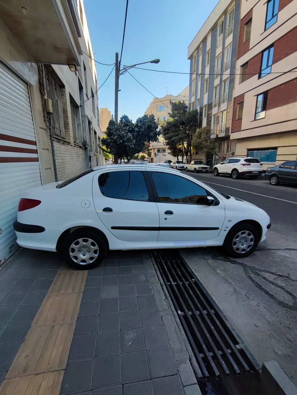 پژو ۲۰۶ صندوق دار v8 - 1390