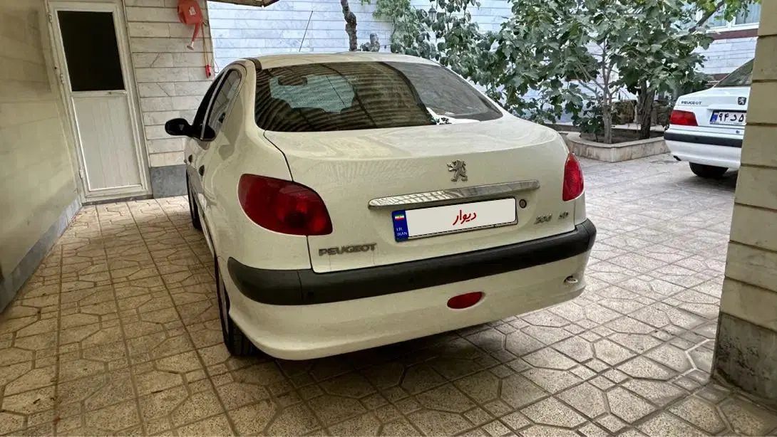 پژو ۲۰۶ صندوق دار v8 - 1399