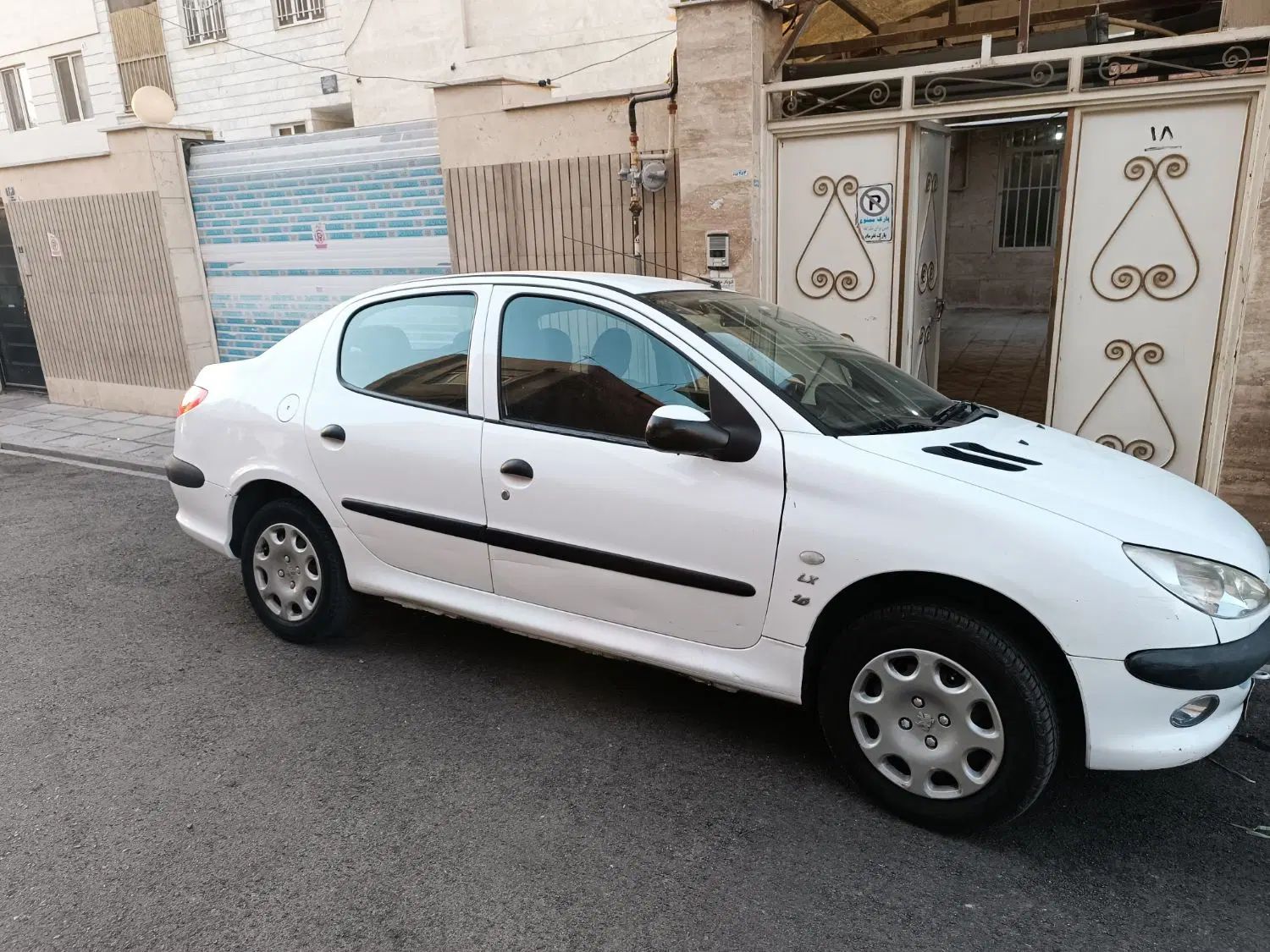 پژو ۲۰۶ صندوق دار v8 - 1392