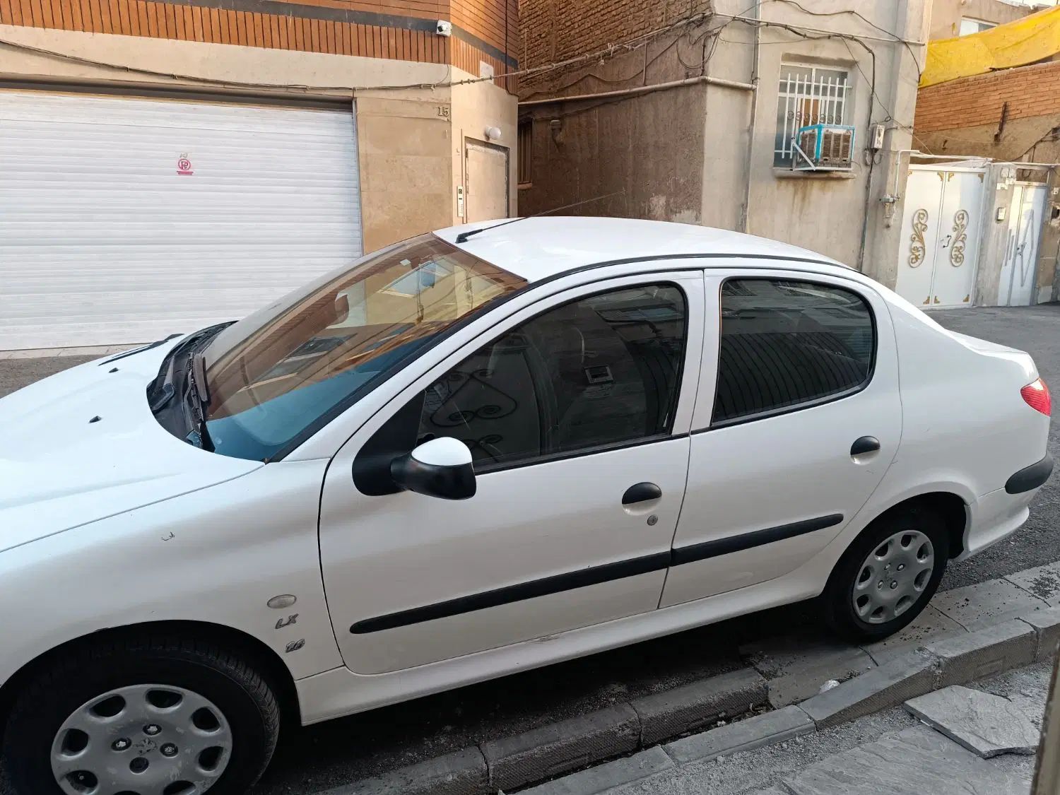 پژو ۲۰۶ صندوق دار v8 - 1392