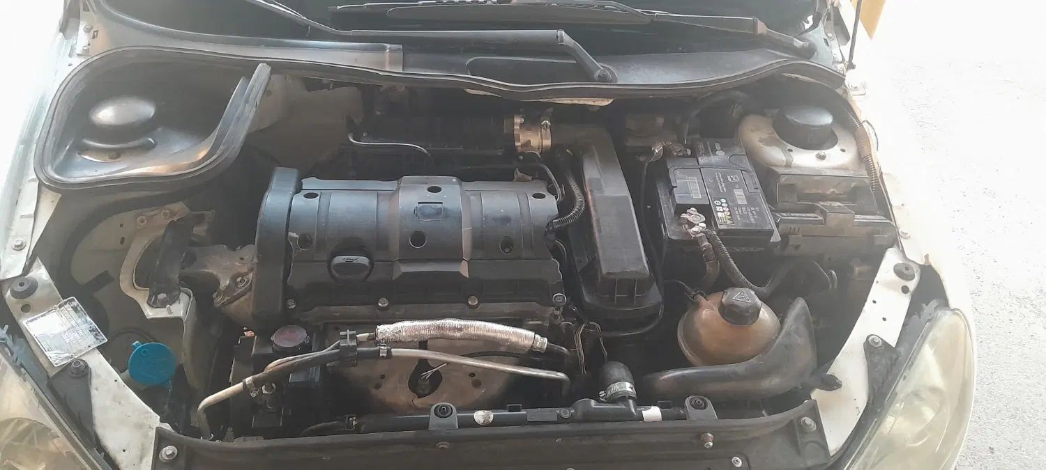 پژو ۲۰۶ صندوق دار v8 - 1395