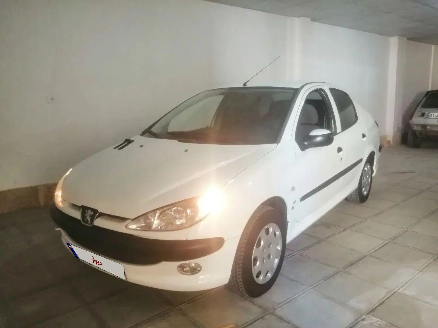 پژو ۲۰۶ صندوق دار v8 - 1394
