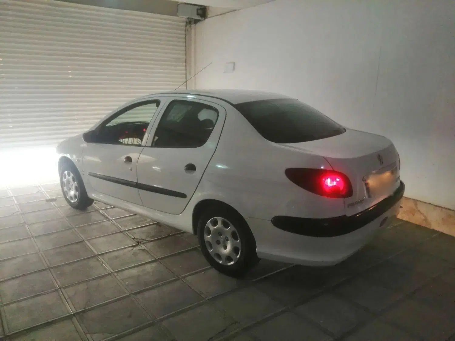 پژو ۲۰۶ صندوق دار v8 - 1394
