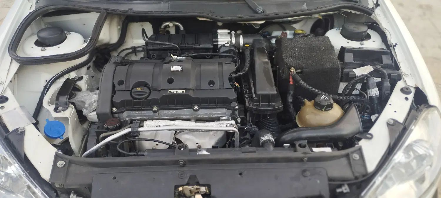 پژو ۲۰۶ صندوق دار v8 - 1396