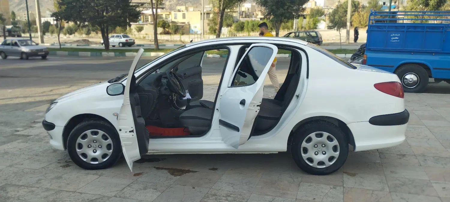 پژو ۲۰۶ صندوق دار v8 - 1396