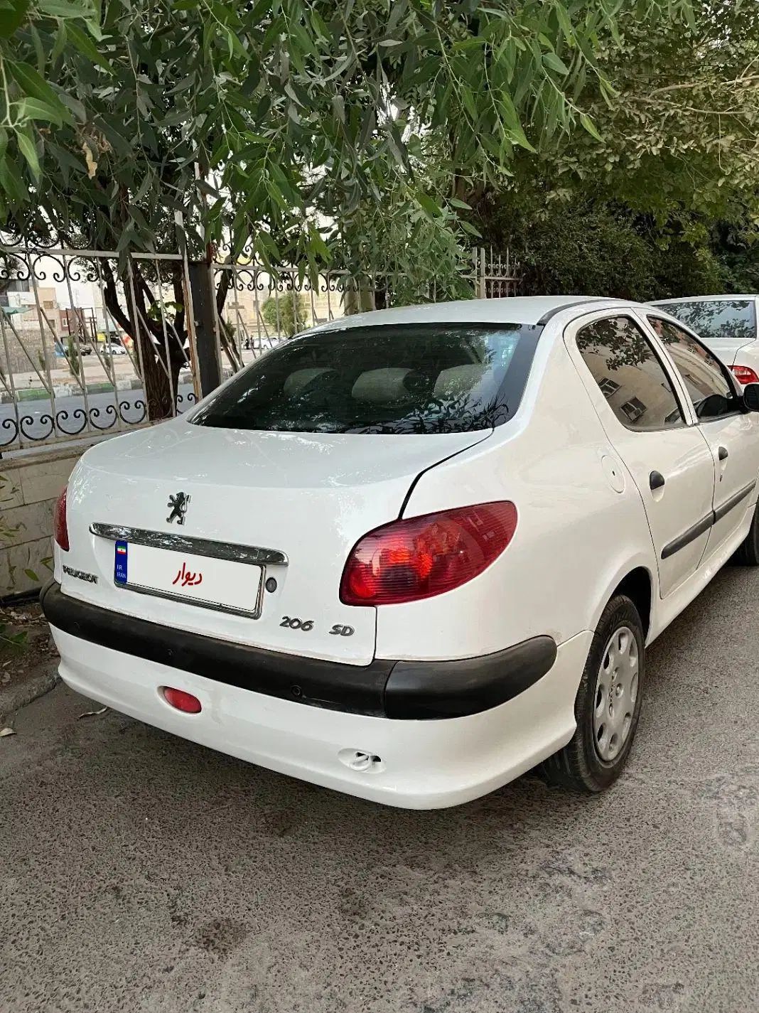 پژو ۲۰۶ صندوق دار v8 - 1395