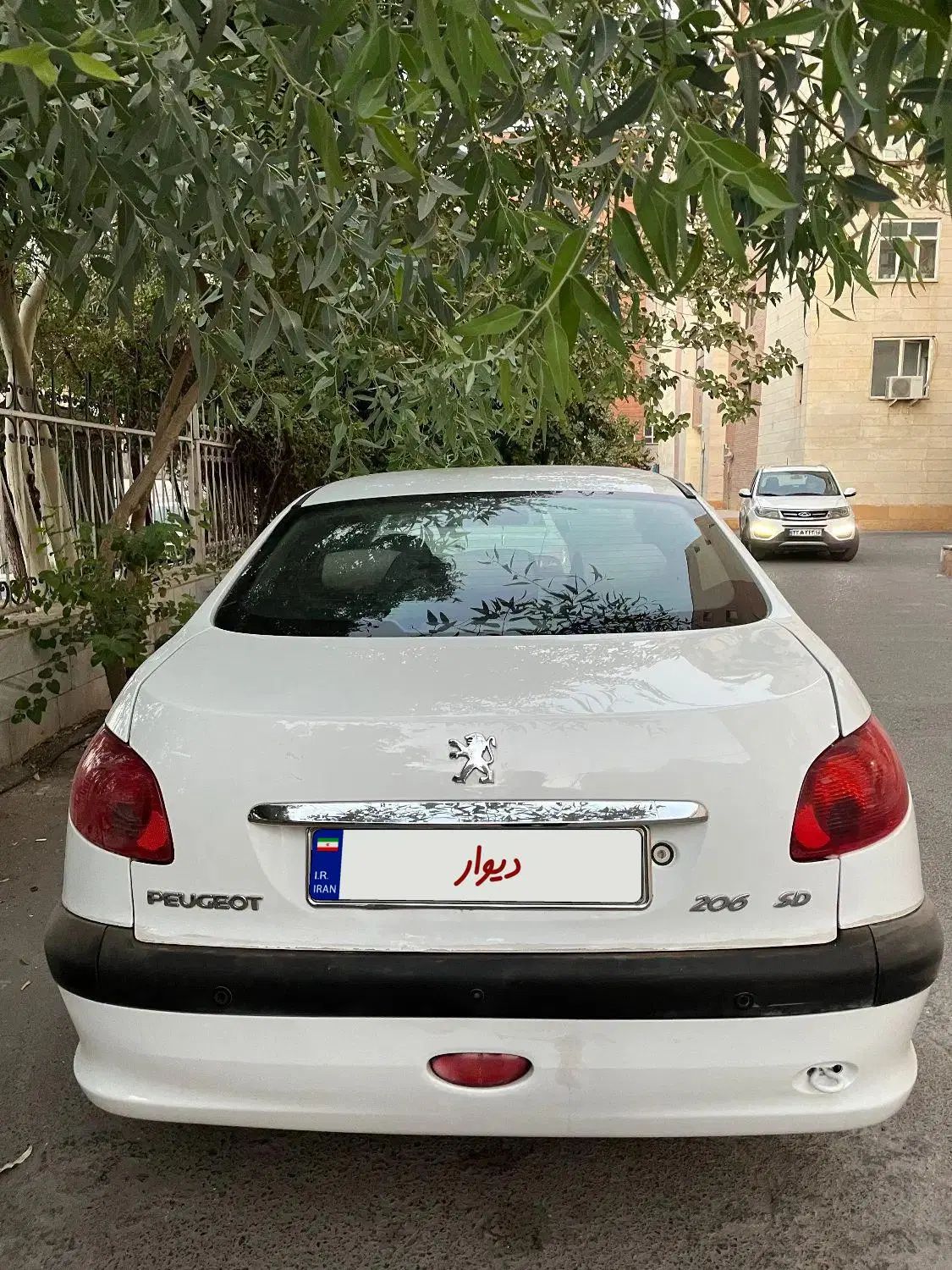 پژو ۲۰۶ صندوق دار v8 - 1395