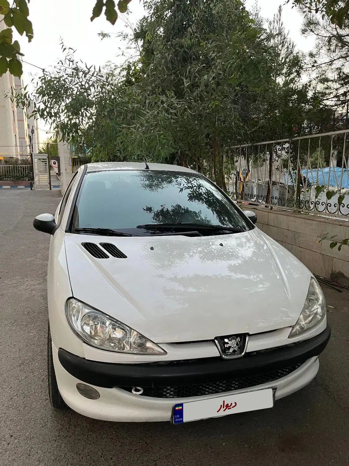 پژو ۲۰۶ صندوق دار v8 - 1395