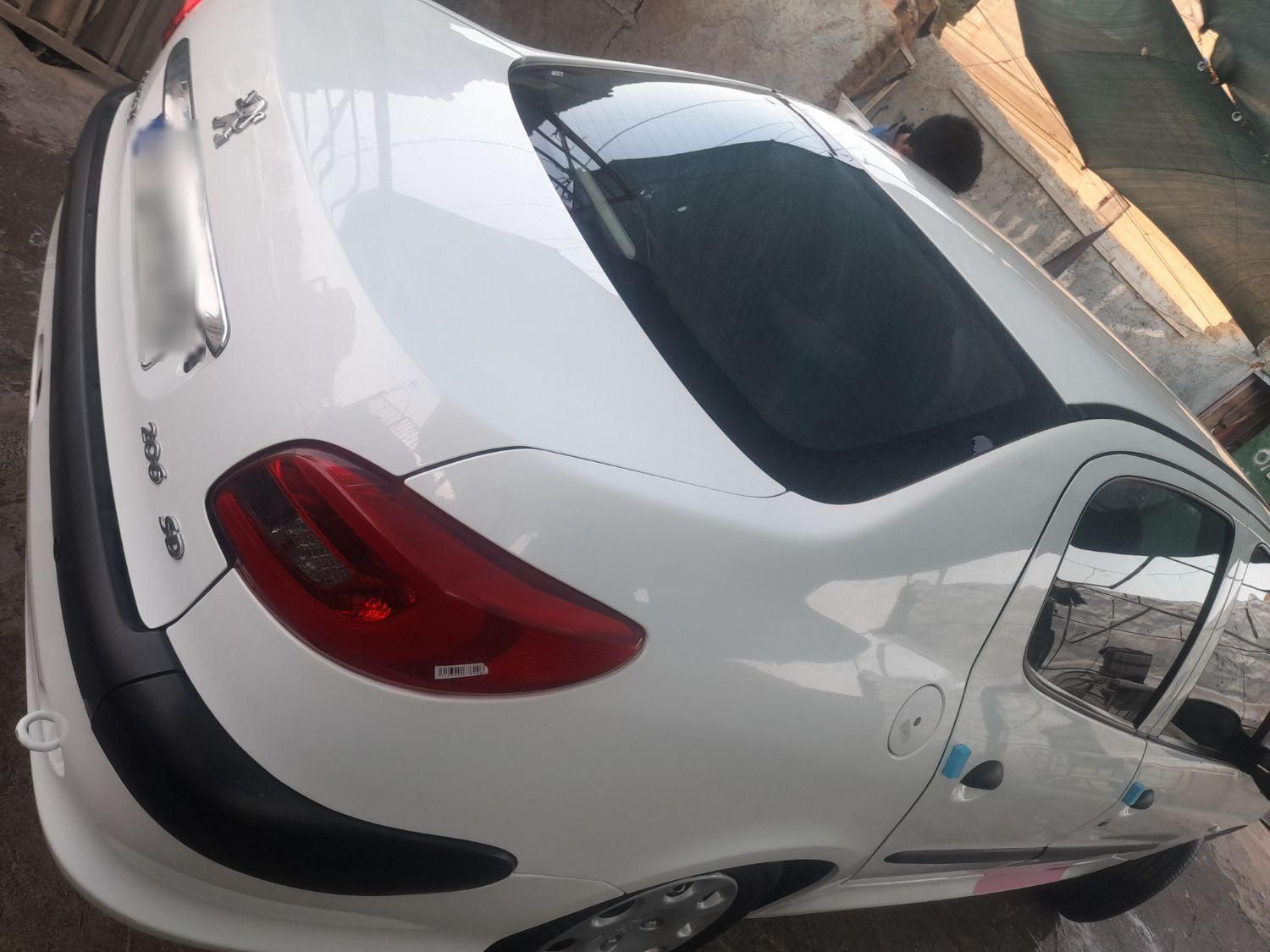 پژو ۲۰۶ صندوق دار v8 - 1399