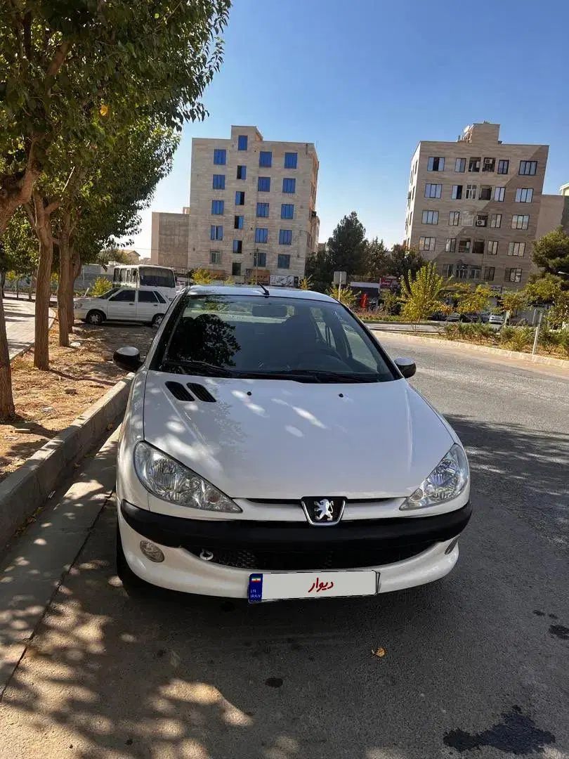 پژو ۲۰۶ صندوق دار v8 - 1396
