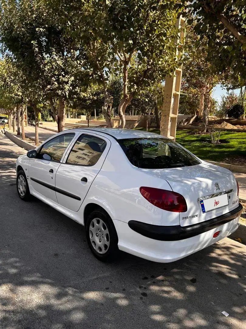 پژو ۲۰۶ صندوق دار v8 - 1396
