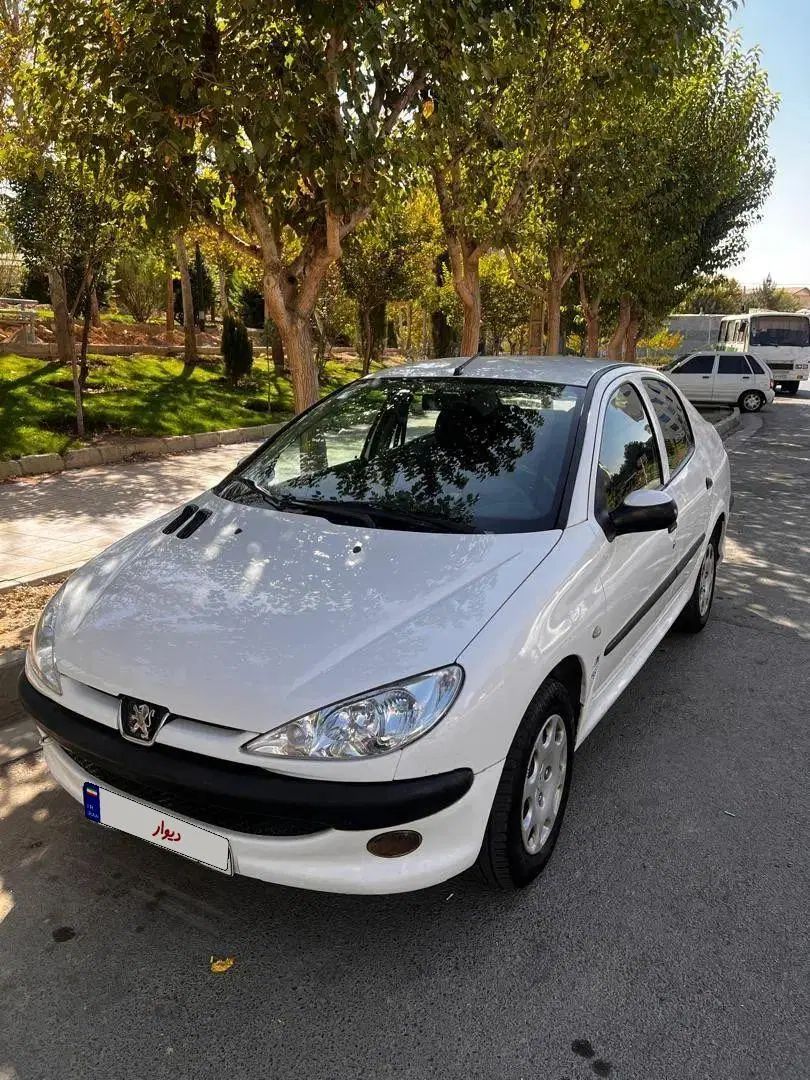 پژو ۲۰۶ صندوق دار v8 - 1396