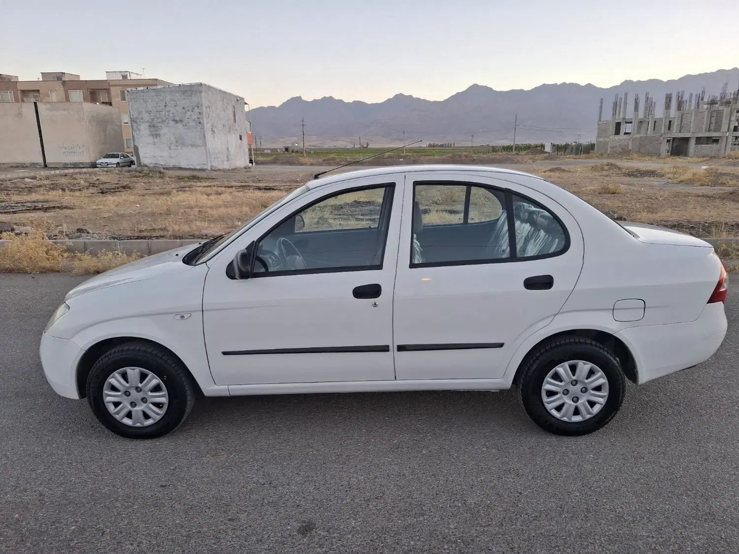 تیبا صندوق دار SX - 1400