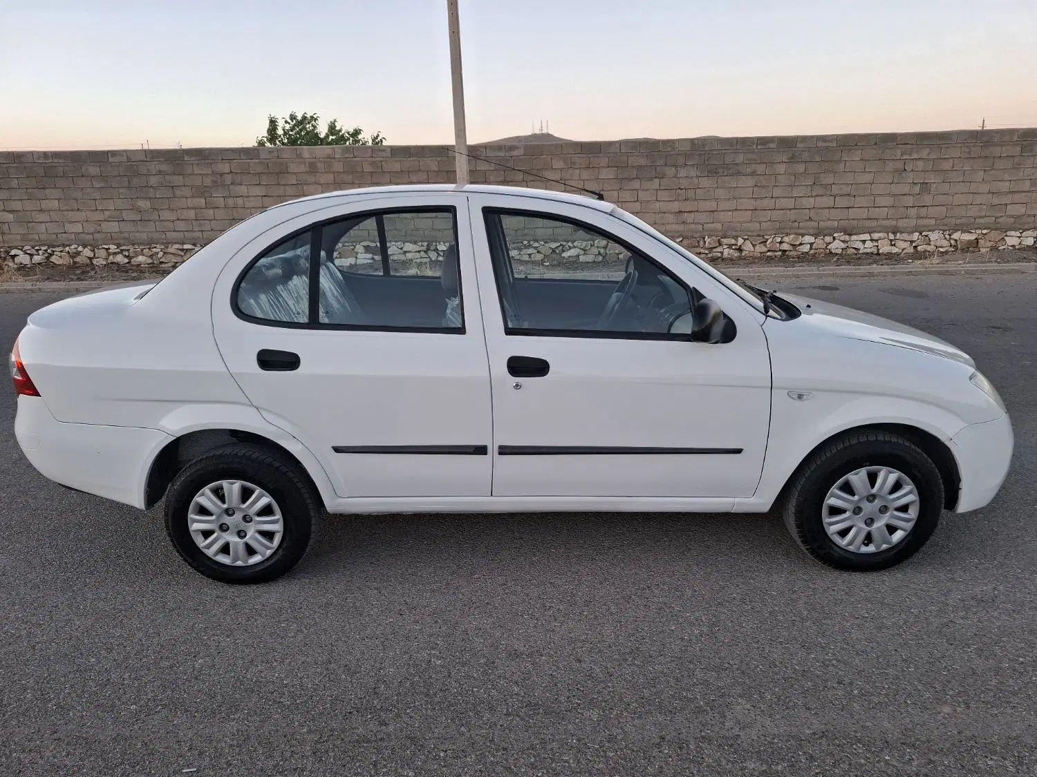 تیبا صندوق دار SX - 1400