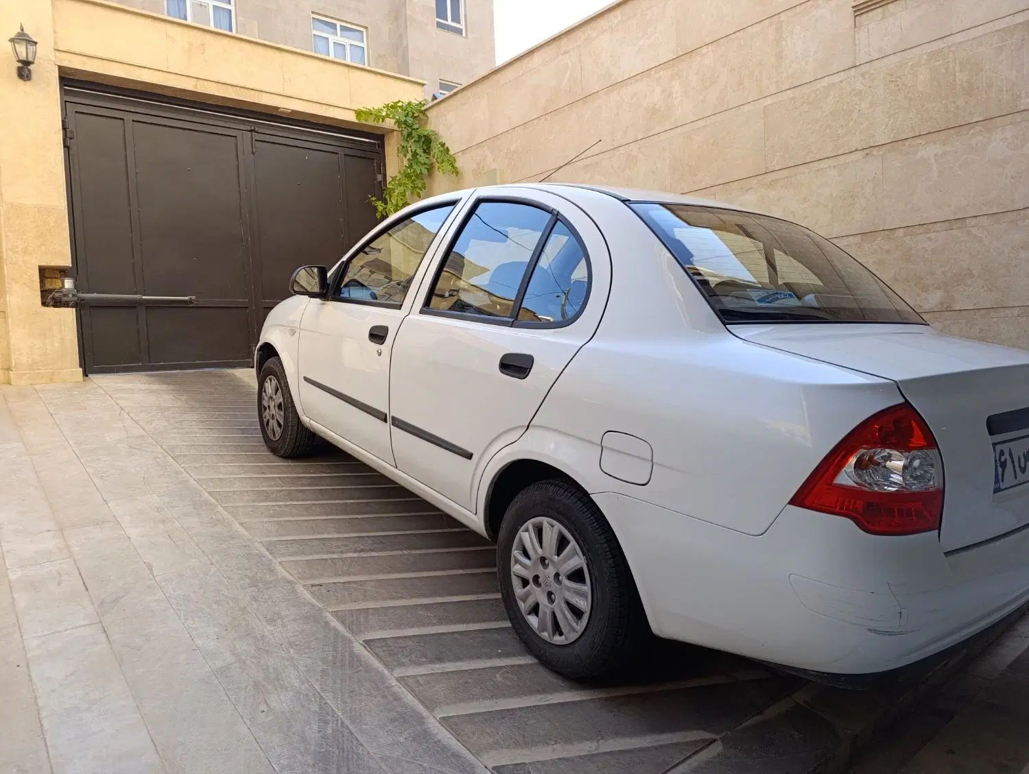 تیبا صندوق دار SX - 1400