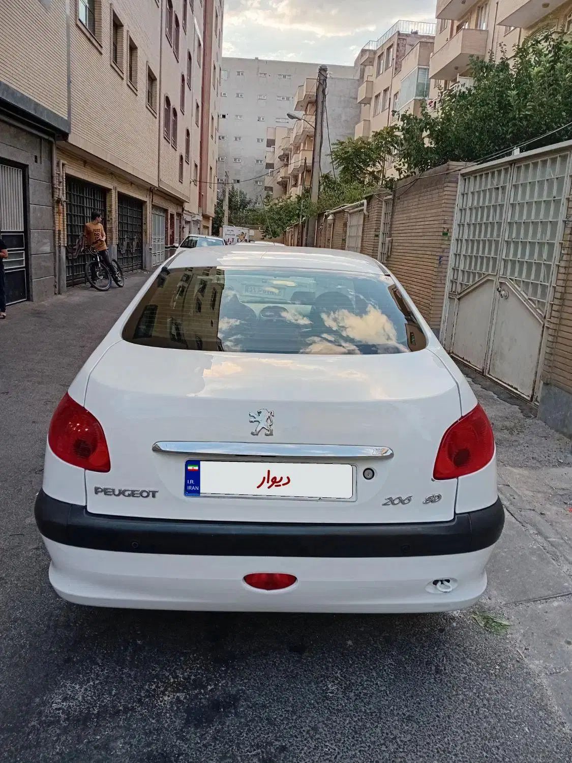 پژو ۲۰۶ صندوق دار v8 - 1394