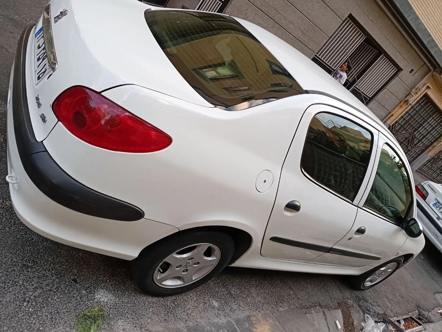 پژو ۲۰۶ صندوق دار v8 - 1394